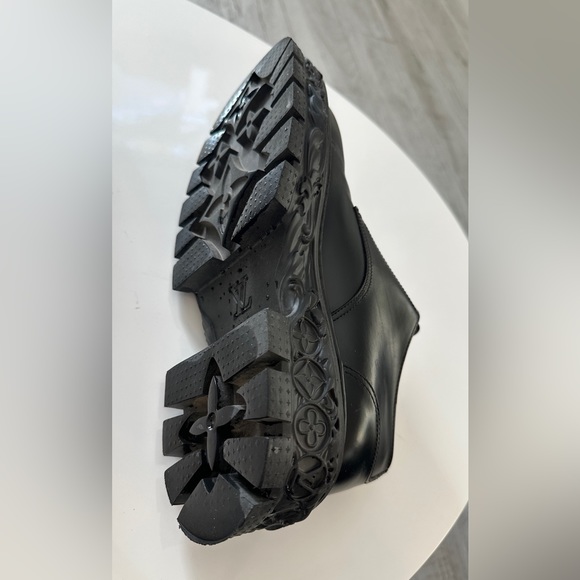 1AAZ4U men’s Louis Vuitton to be shoes, gentle condition
LV Baroque Derby - Picture 4 of 15